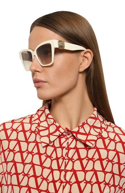 Женские солнцезащитные очки DOLCE & GABBANA белого цвета, арт. 4470-331294 | Фото 2 (Региональные ограничения белый список (Axapta Mercury): Не проставлено; Нос: Не проставлено)