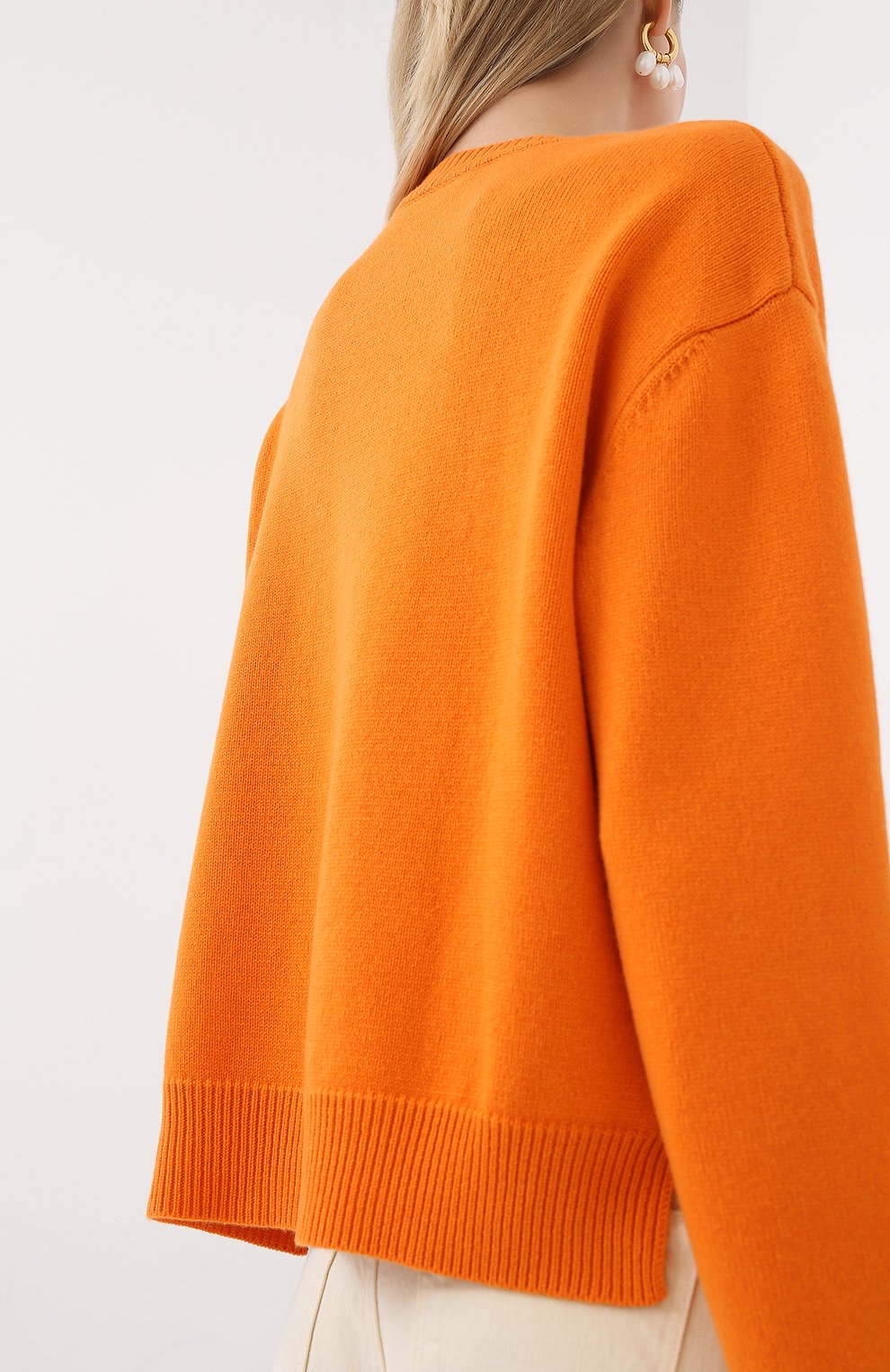 Кашемировый свитер VALENTINO оранжевого цвета по цене 151500 руб., арт. UB3KCB395MJ, фото 4 Кашемировый свитер VALENTINO, арт. UB3KCB395MJ, фото 4