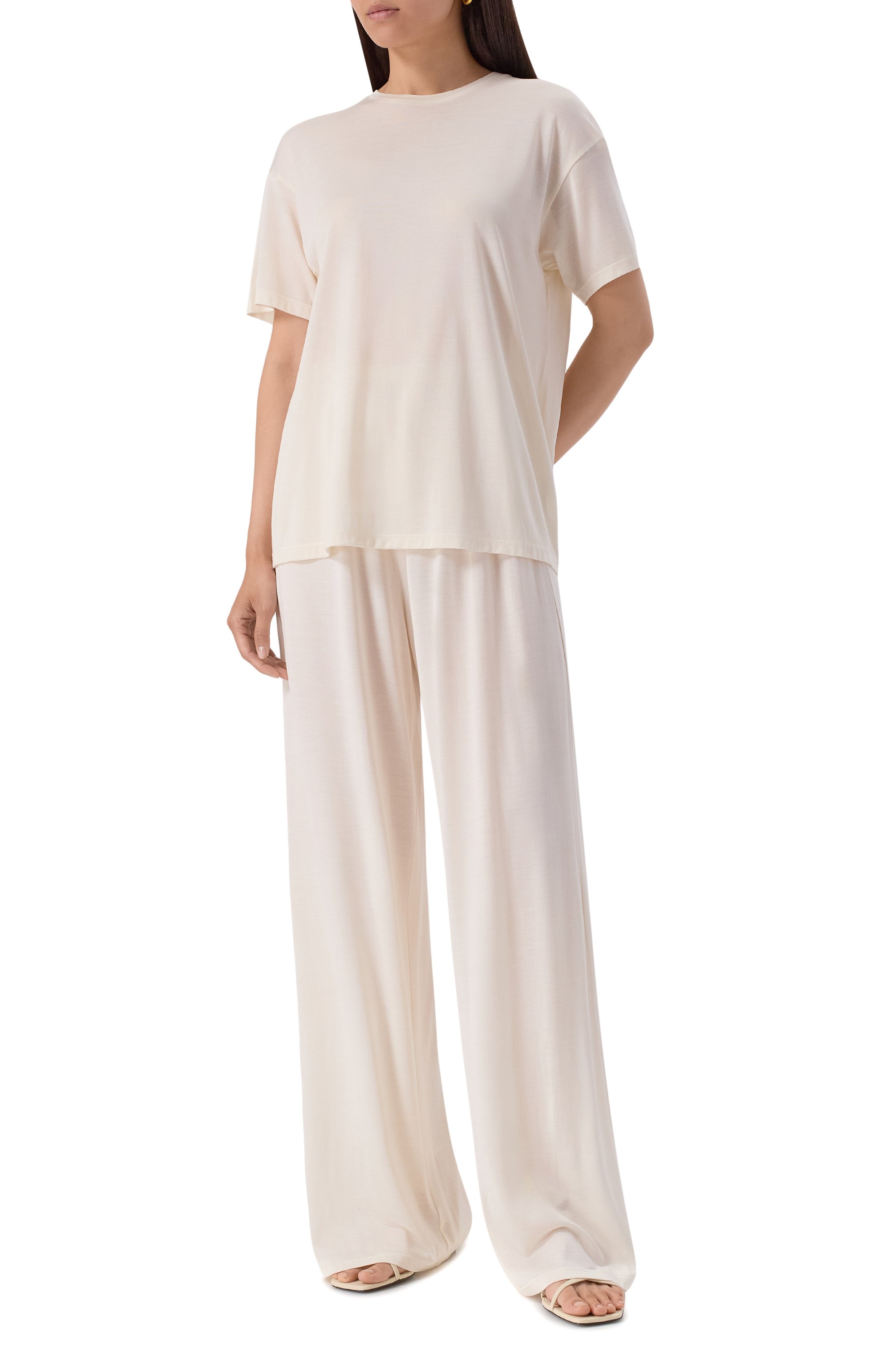 Шелковая футболка 12 STOREEZ кремового цвета по цене 13000 руб., арт. 131575, фото 2 Шелковая футболка 12 STOREEZ, арт. 131575, фото 2