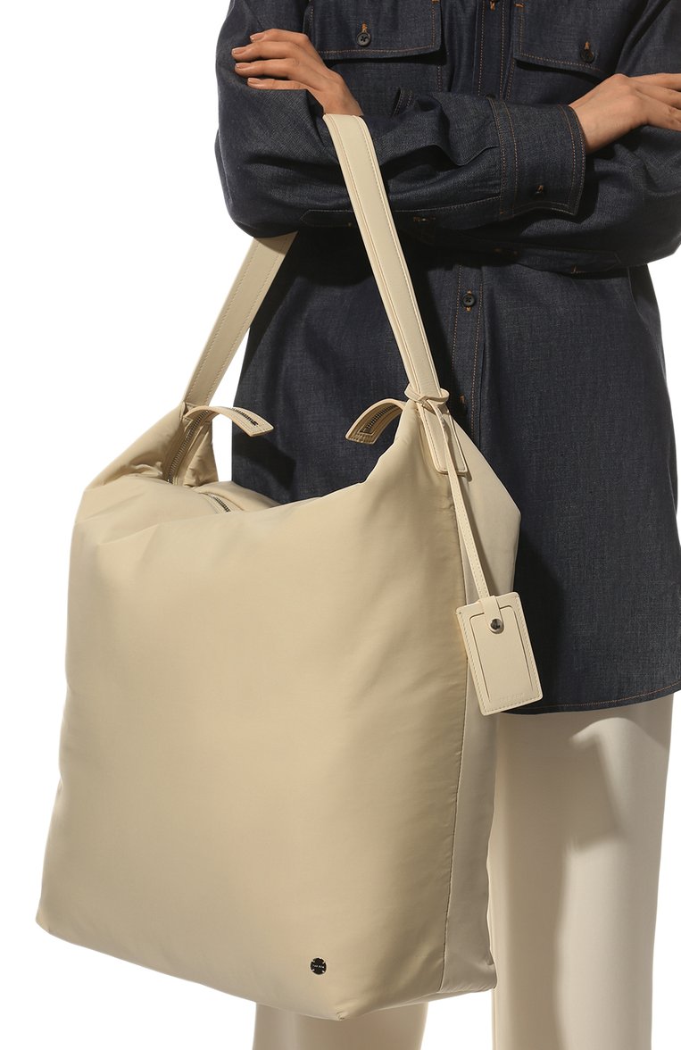 Женский сумка-шопер sling THE ROW кремвого цвета, арт. W1301W768 | Фото 2 (Сумки-технические: Сумки-шопперы; Материал сплава: Проставлено; Материал: Текстиль; Драгоценные камни: Проставлено; Размер: large)