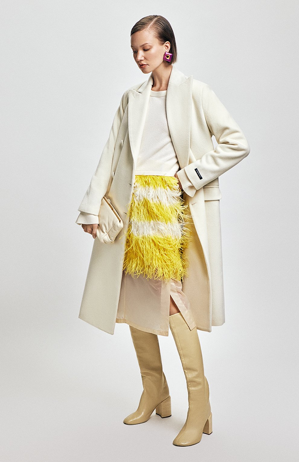 Клатч pochette FRENZLAUER кремового цвета по цене 59850 руб., арт. P0CHETTE, фото 8 Клатч pochette FRENZLAUER, арт. P0CHETTE, фото 8