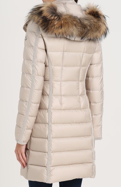 Приталенный стеганый пуховик с меховой отделкой капюшона MONCLER, арт. C2-093-49900-15-53048, фото 4