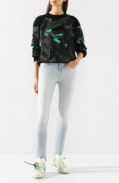 Джинсы OFF-WHITE голубого цвета по цене 49950 руб., арт. 0WYA003R20H300687100, фото 2 Джинсы OFF-WHITE, арт. 0WYA003R20H300687100, фото 2