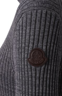Женское шерстяное платье MONCLER серого цвета, арт. 9L000-08-M1180 | Фото 5 (Длина Ж (юбки, платья, шорты): Миди; Материал внешний: Шерсть; Стили: Кэжуэл; Случай: Повседневный; Женское Кросс-КТ: Платье-одежда; Кросс-КТ: Трикотаж; Рукава: Длинные)