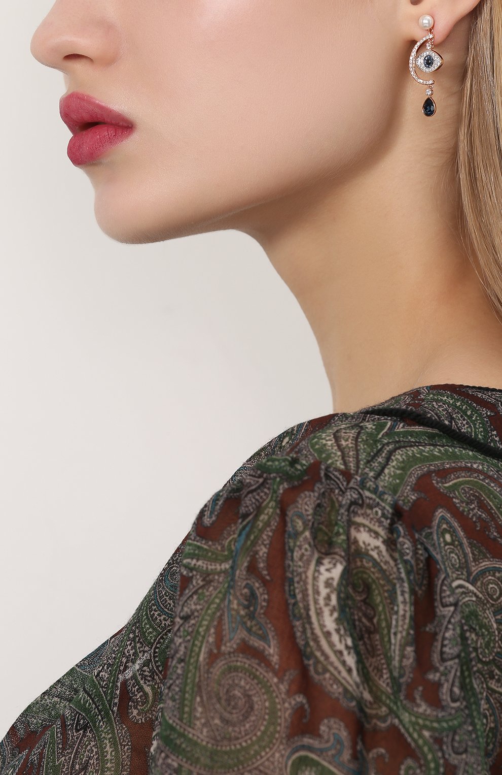 Серьги duo evil eye SWAROVSKI золотого цвета по цене 10800 руб., арт. 5425860, фото 2 Серьги duo evil eye SWAROVSKI, арт. 5425860, фото 2