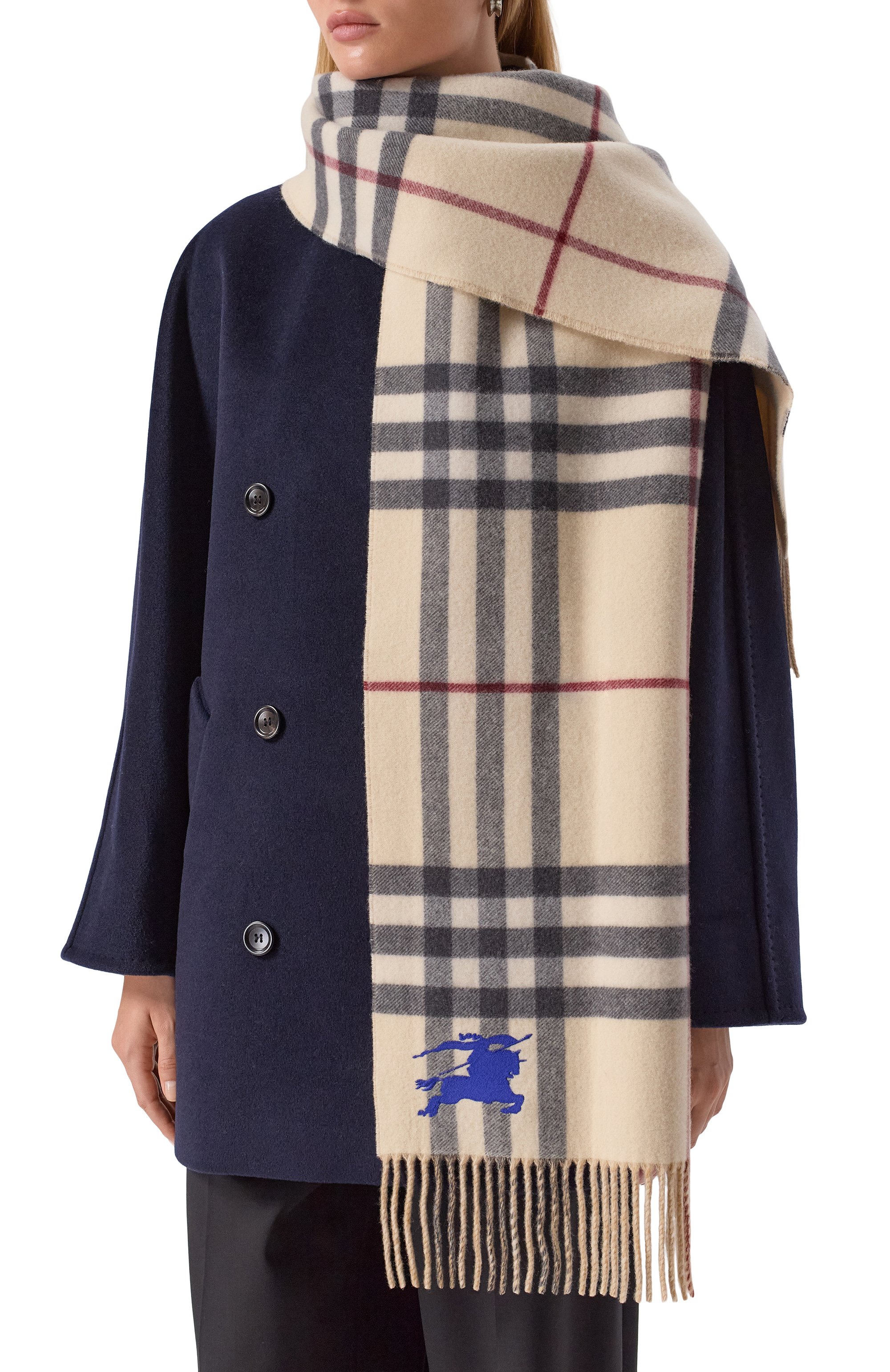 Кашемировый шарф BURBERRY белого цвета по цене 87000 руб., арт. 8095224, фото 2 Кашемировый шарф BURBERRY, арт. 8095224, фото 2