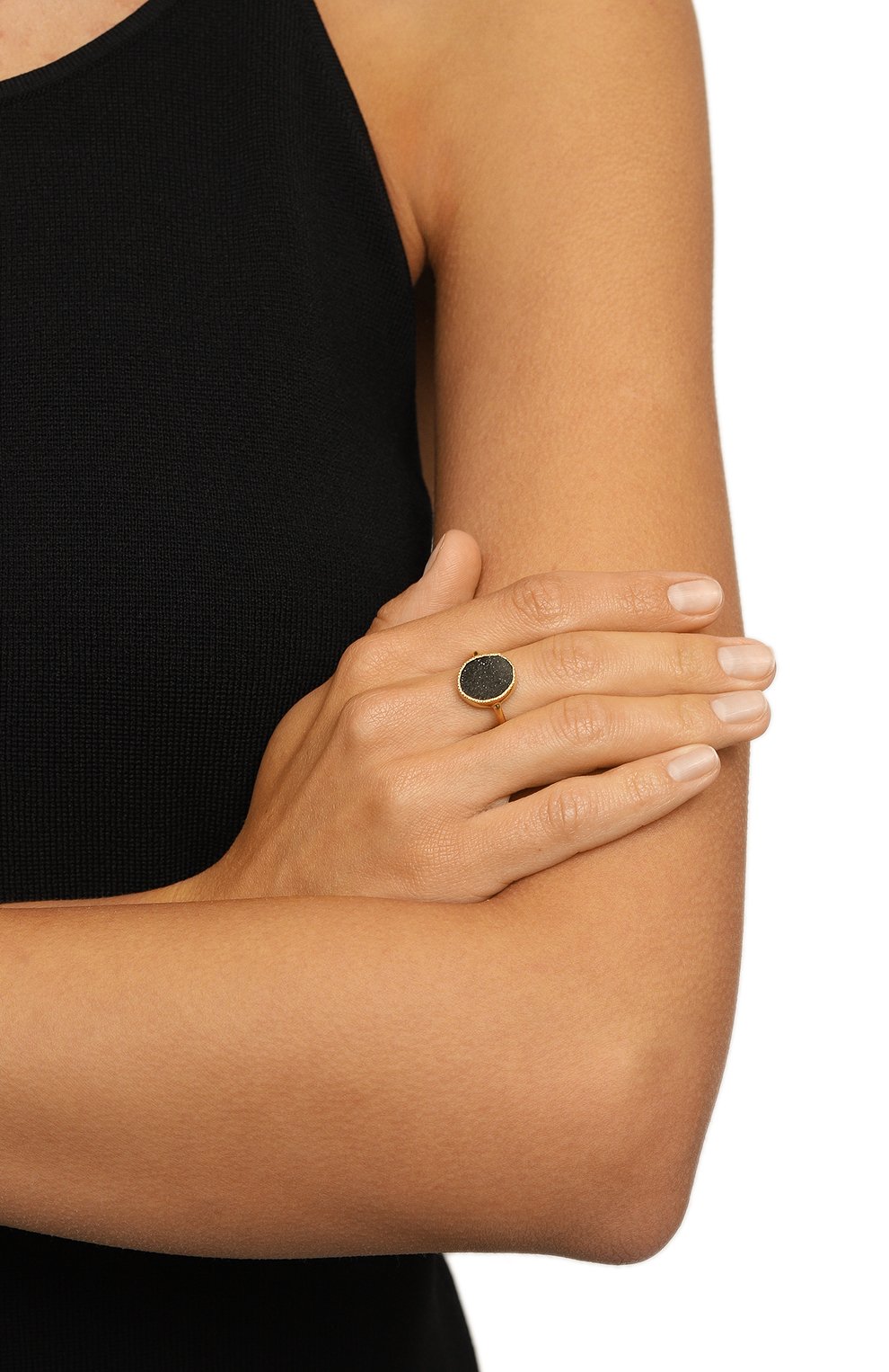 Кольцо HANKA_IN черного цвета по цене 15600 руб., арт. KAR-BAT1-DRN0-5M/G0LD, фото 2 Кольцо HANKA_IN, арт. KAR-BAT1-DRN0-5M/G0LD, фото 2