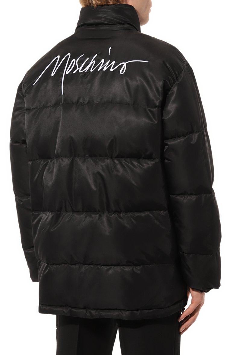 Мужская утепленная куртка MOSCHINO черного цвета, арт. A0629/5215 | Фото 4 (Кросс-КТ: Куртка; Рукава: Длинные; Длина (верхняя одежда): До середины бедра; Материал внешний: Синтетический материал; Мужское Кросс-КТ: утепленные куртки; Материал сплава: Проставлено; Материал подклада: Синтетический материал; Драгоценные камни: Проставлено; Стили: Кэжуэл)
