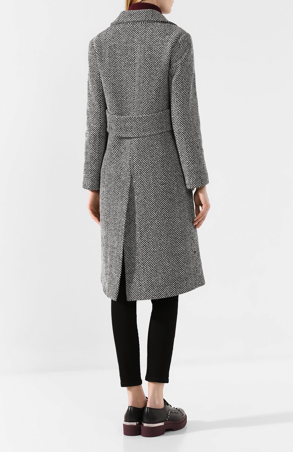 Пальто AVA ADORE черно-белого цвета по цене 115500 руб., арт. DIANA/19 AA FW19, фото 4 Пальто AVA ADORE, арт. DIANA/19 AA FW19, фото 4