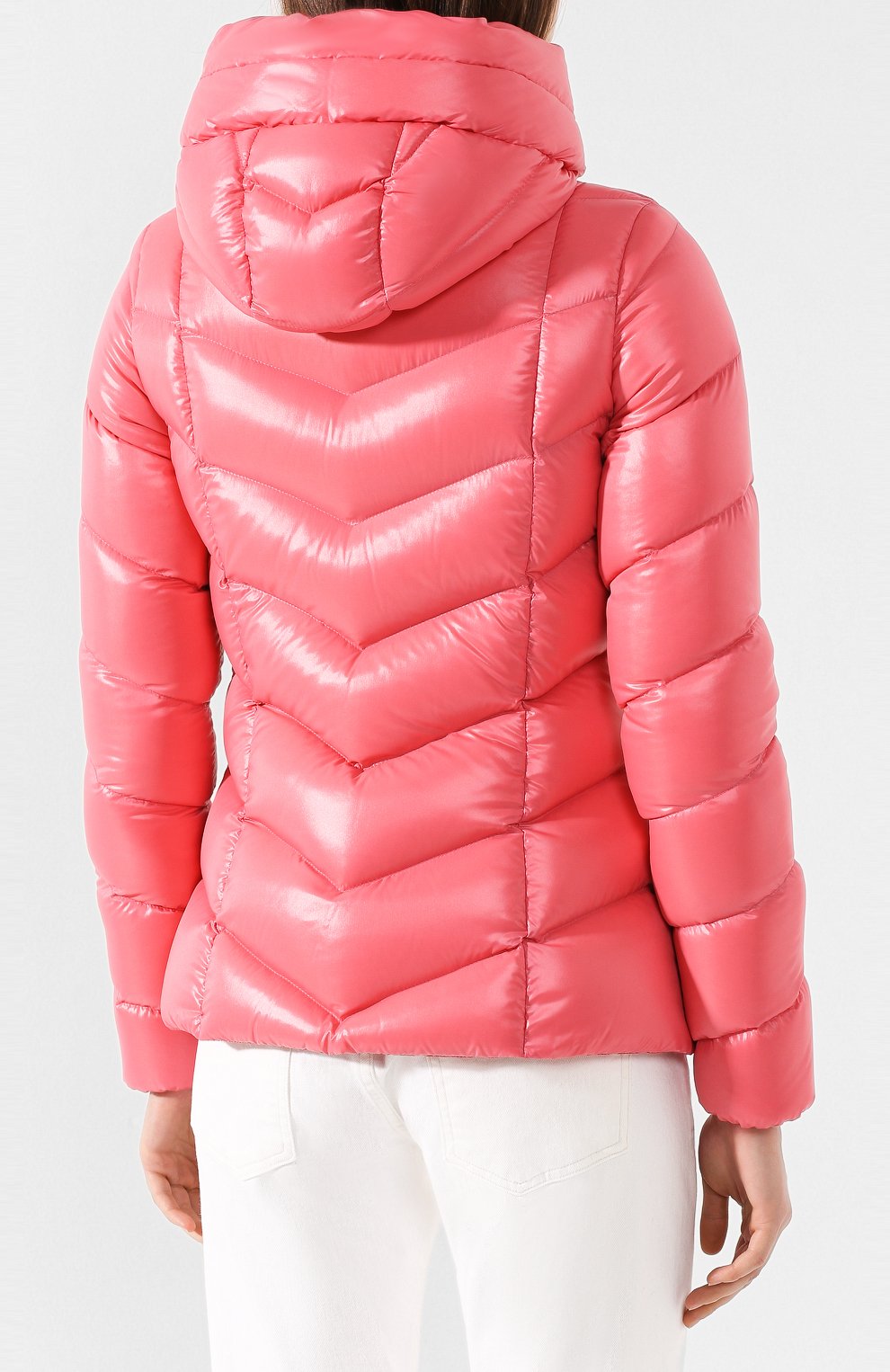 Пуховая куртка MONCLER розового цвета по цене 119500 руб., арт. E2-093-46915-05-C0065, фото 4 Пуховая куртка MONCLER, арт. E2-093-46915-05-C0065, фото 4