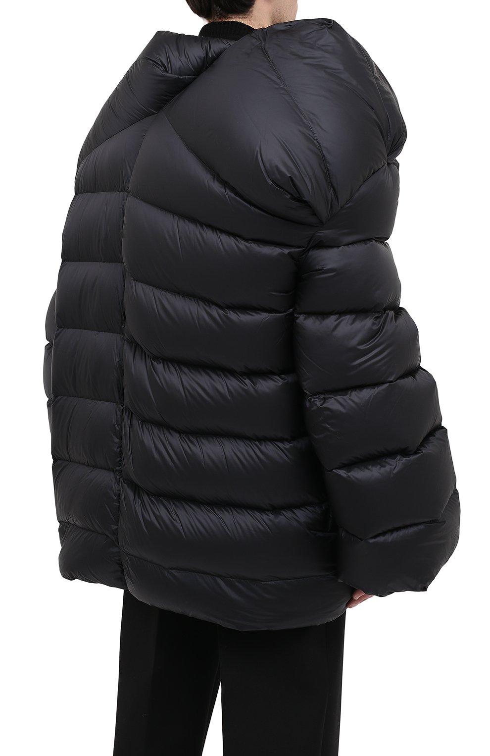 Пуховик moncler + rick owens MONCLER черного цвета по цене 167500 руб., арт. MU20F0002/C0594, фото 4 Пуховик moncler + rick owens MONCLER, арт. MU20F0002/C0594, фото 4