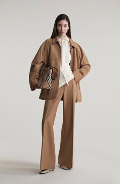 Женская сумка-тоут BURBERRY бежевого цвета, арт. 8094685 | Фото 9 (Материал сплава: Проставлено; Драгоценные камни: Проставлено; Размер: medium; Материал: Текстиль)