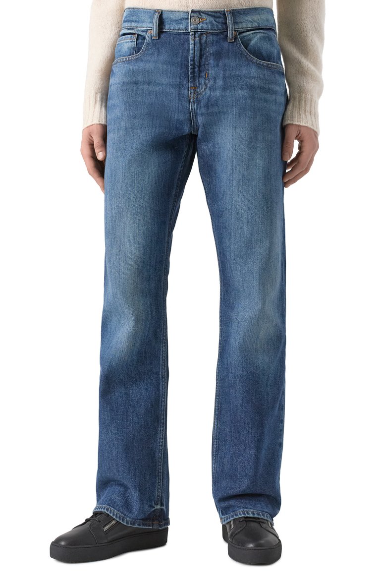 Мужские джинсы 7 FOR ALL MANKIND синего цвета, арт. JSMWE150GU | Фото 3 (Длина (брюки, джинсы): Стандартные; Кросс-КТ: Деним; Материал внешний: Деним, Хлопок; Силуэт М (брюки): Прямые; Детали: Делаве; Стили: Кэжуэл, Повседневный)