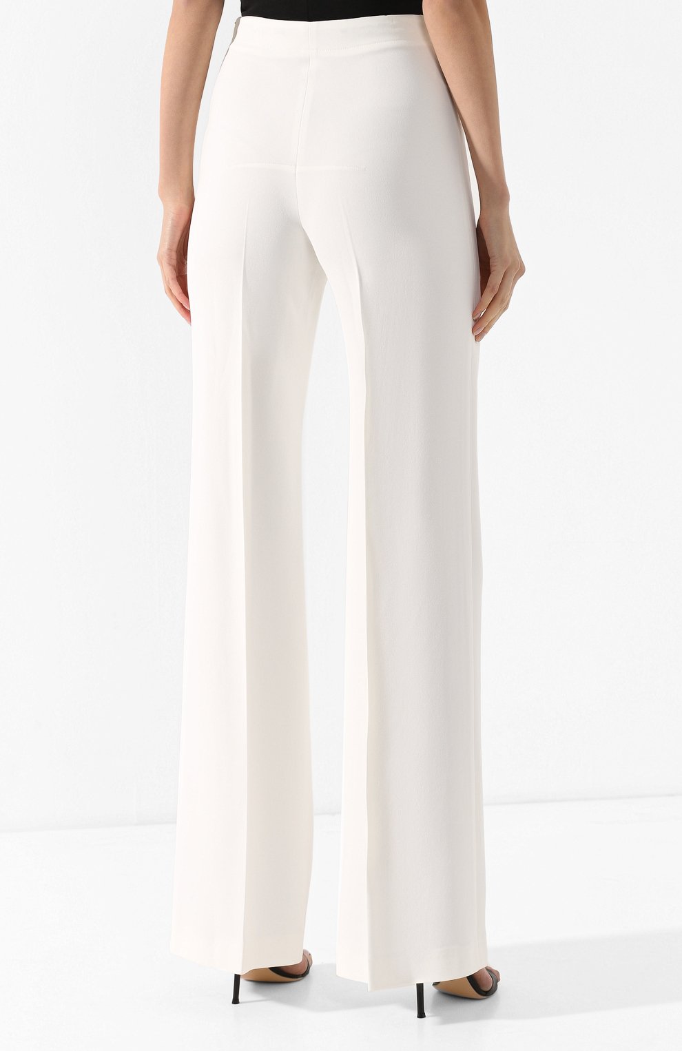 Расклешенные брюки ROLAND MOURET белого цвета по цене 61750 руб., арт. PS19/S5125/F2241, фото 4 Расклешенные брюки ROLAND MOURET, арт. PS19/S5125/F2241, фото 4