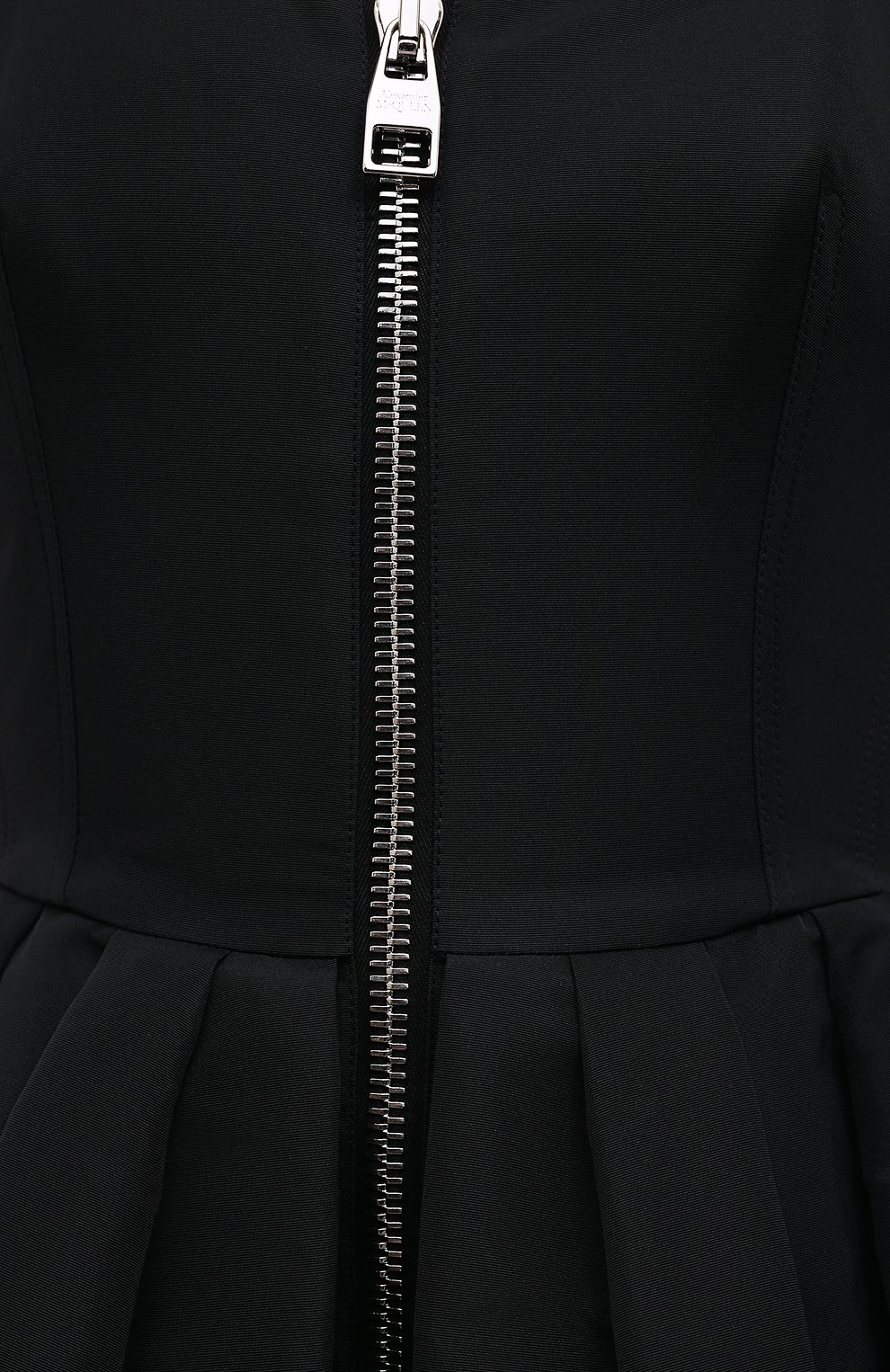 Платье ALEXANDER MCQUEEN черного цвета по цене 199500 руб., арт. 686873/QEACM, фото 5 Платье ALEXANDER MCQUEEN, арт. 686873/QEACM, фото 5