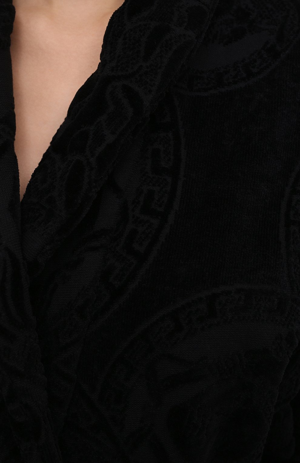 Хлопковый халат VERSACE черного цвета по цене 99950 руб., арт. ZACJ00008/ZC0SP132, фото 5 Хлопковый халат VERSACE, арт. ZACJ00008/ZC0SP132, фото 5