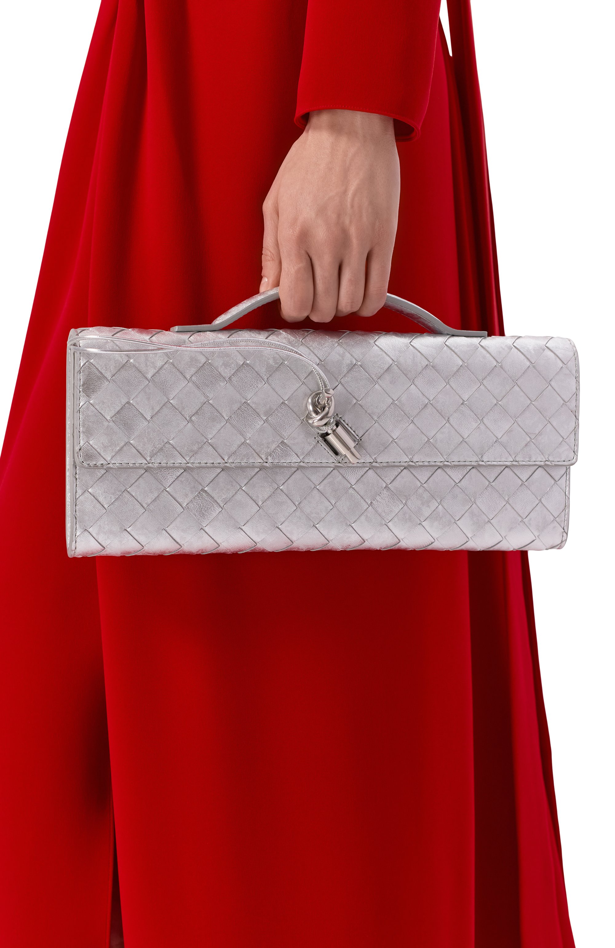 Клатч andiamo BOTTEGA VENETA серебряного цвета по цене 437500 руб., арт. 741511/V5XF1, фото 2 Клатч andiamo BOTTEGA VENETA, арт. 741511/V5XF1, фото 2