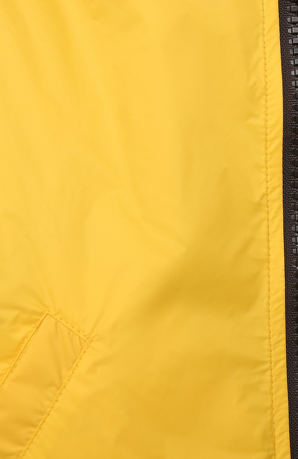 Двусторонняя ветровка FENDI желтого цвета по цене 62650 руб., арт. JUA092/AEYC/8A-12+, фото 3 Двусторонняя ветровка FENDI, арт. JUA092/AEYC/8A-12+, фото 3