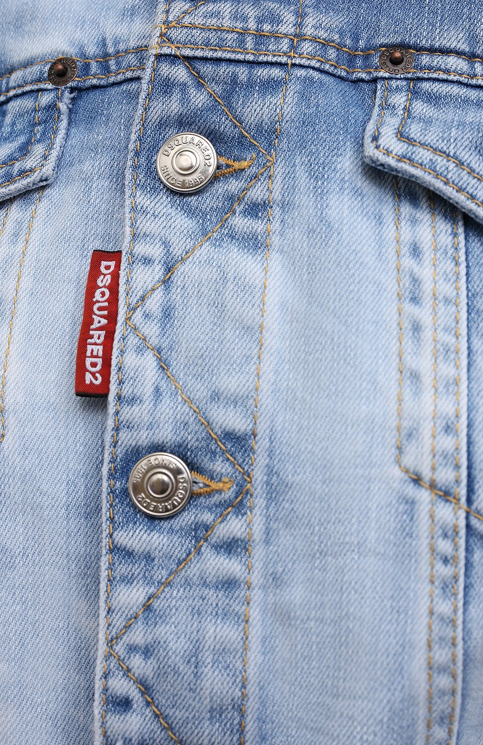 Джинсовая куртка DSQUARED2 голубого цвета по цене 74600 руб., арт. S75AM0892/S30663, фото 5 Джинсовая куртка DSQUARED2, арт. S75AM0892/S30663, фото 5