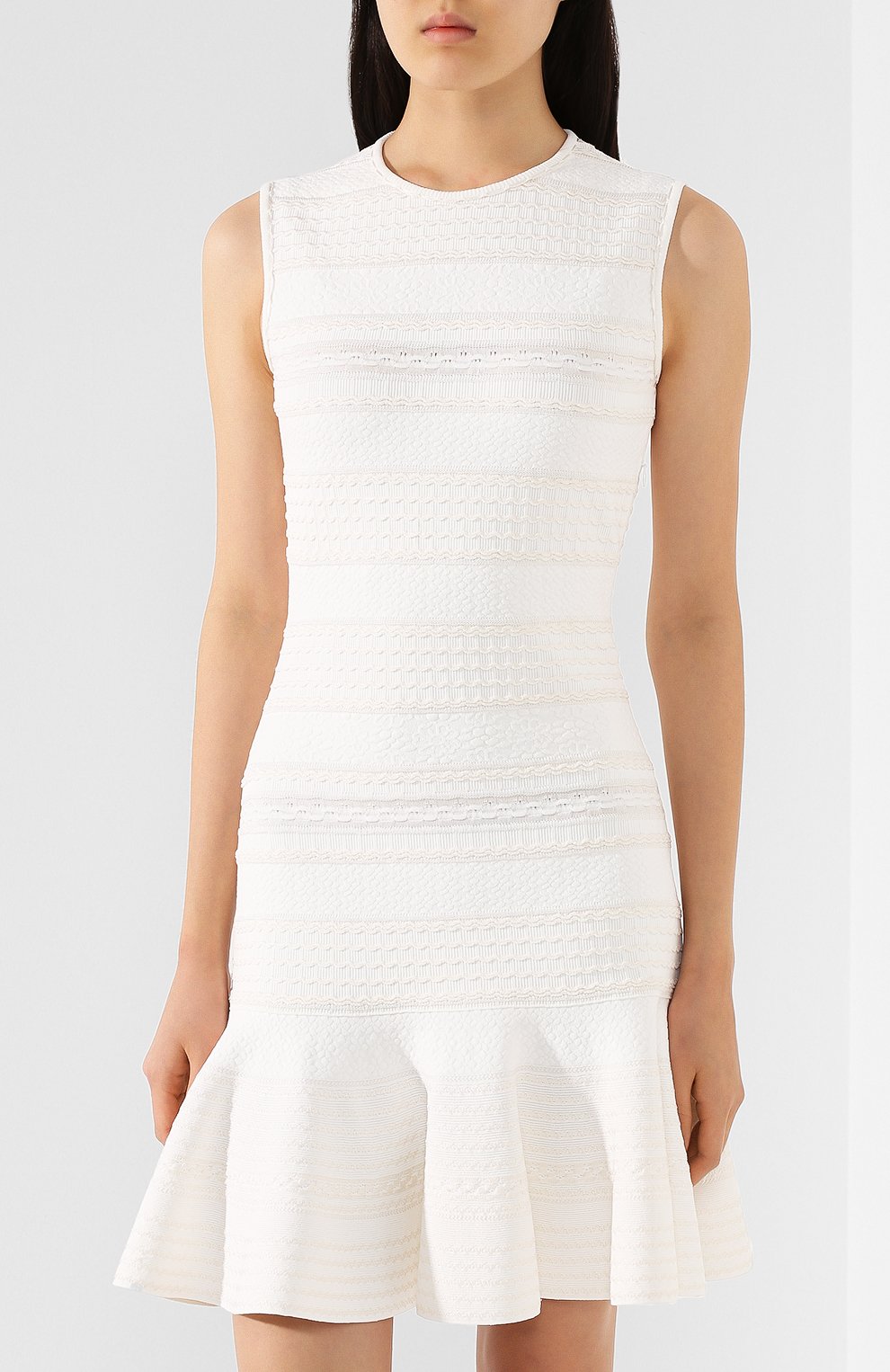 Платье из вискозы ALEXANDER MCQUEEN белого цвета по цене 238000 руб., арт. 610719/Q1AL3, фото 3 Платье из вискозы ALEXANDER MCQUEEN, арт. 610719/Q1AL3, фото 3