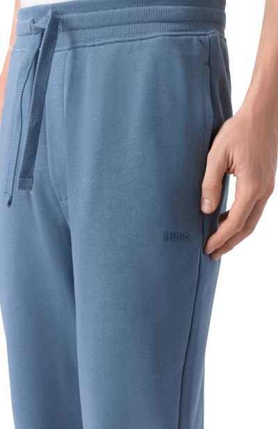 Хлопковые джоггеры HUGO голубого цвета по цене 13600 руб., арт. 50489617, фото 5 Хлопковые джоггеры HUGO, арт. 50489617, фото 5