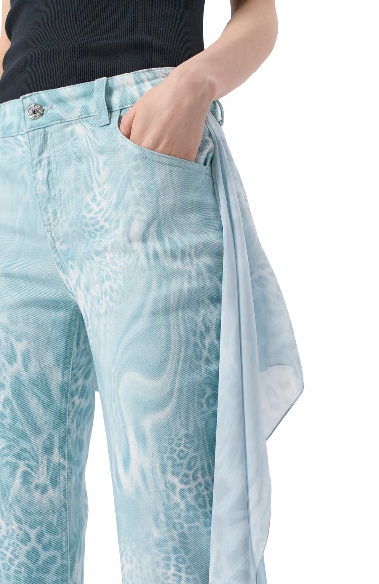 Женские джинсы BLUMARINE голубого цвета, арт. P54 4J096A | Фото 5 (Автоматизация состава: Проставлено; Длина (брюки, джинсы): Удлиненные; Материал внешний: Хлопок, Деним; Автоматизация ТО: Проставлено; Силуэт Ж (брюки и джинсы): Прямые; Стили: Гламурный; Детали: Декор; Кросс-КТ: Деним)