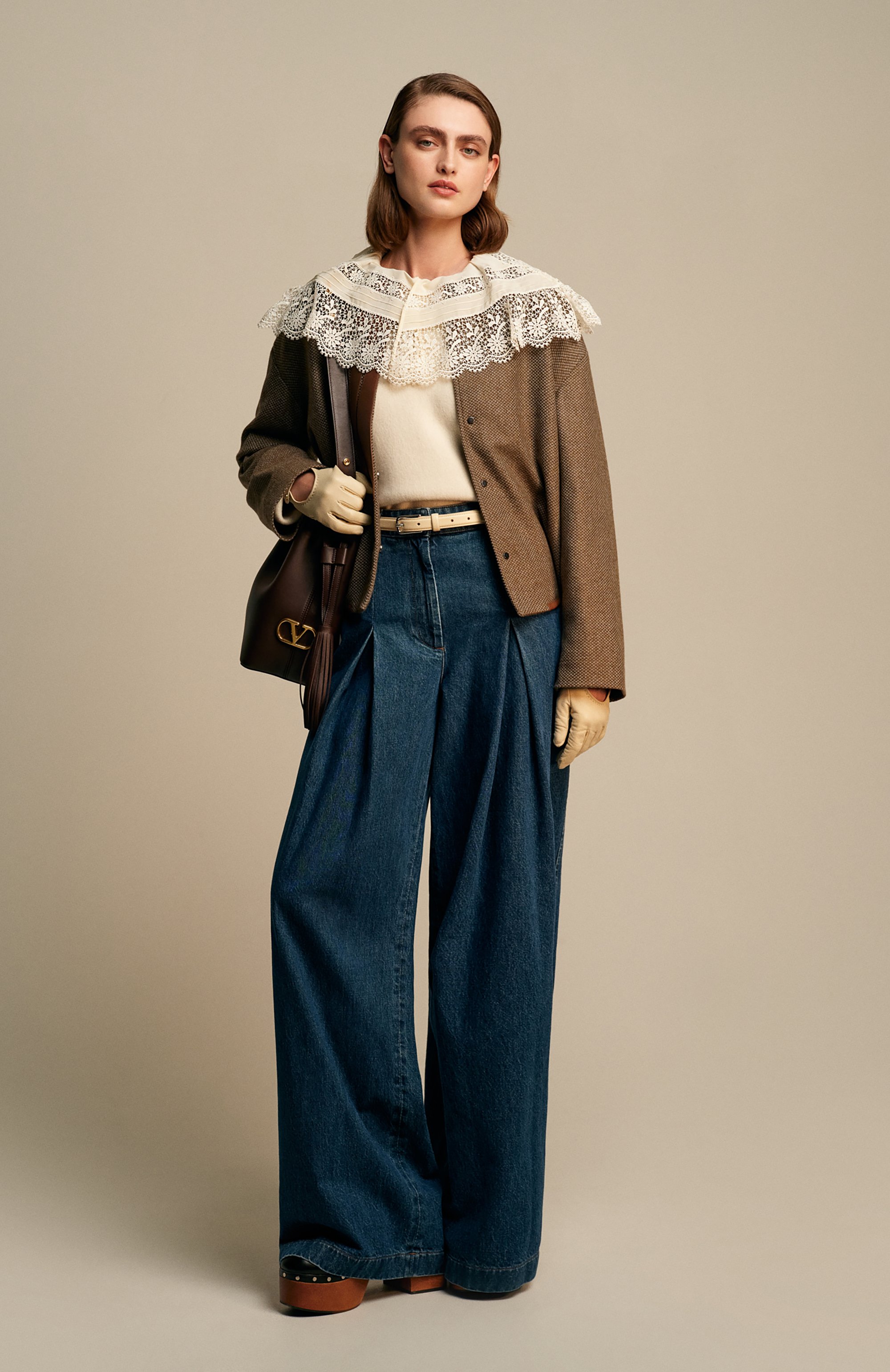 Шелковая блузка CHLOÉ кремового цвета по цене 229500 руб., арт. CH25AHT56077, фото 6 Шелковая блузка CHLOÉ, арт. CH25AHT56077, фото 6