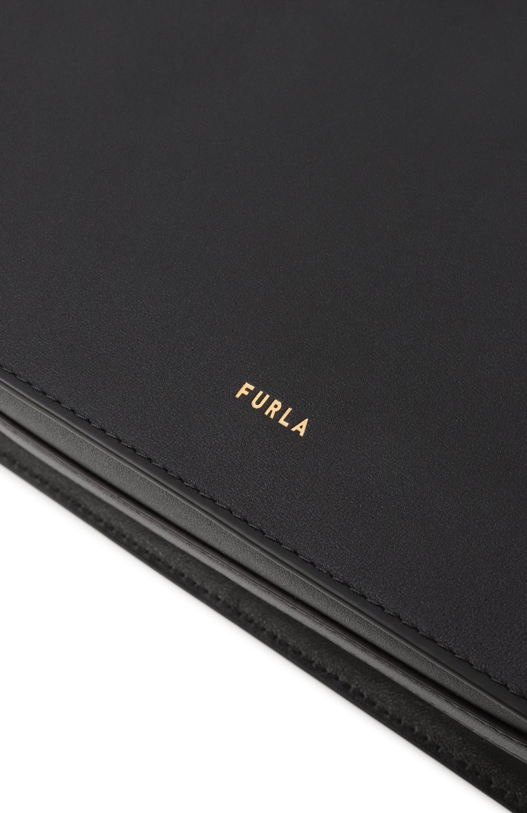 Женская сумка furla nuvola FURLA черного цвета, арт. WB01336/BX2045 | Фото 3 (Материал сплава: Проставлено; Драгоценные камни: Проставлено; Размер: medium; Ремень/цепочка: На ремешке; Материал: Натуральная кожа)