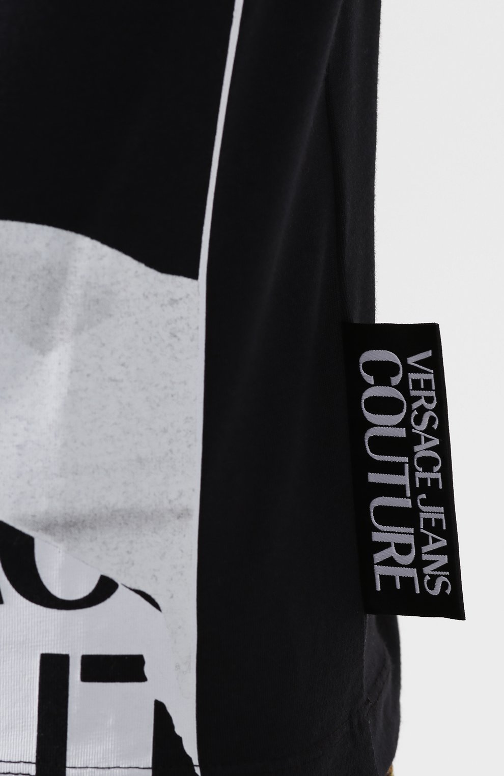 Хлопковая футболка VERSACE JEANS COUTURE черного цвета по цене 14500 руб., арт. B2HVA7K3-VDP613A MIX 2/30327, фото 5 Хлопковая футболка VERSACE JEANS COUTURE, арт. B2HVA7K3-VDP613A MIX 2/30327, фото 5