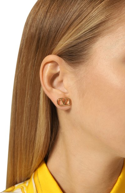 Серьги VALENTINO золотого цвета по цене 35850 руб., арт. 5W2J0G76/MET, фото 2 Серьги VALENTINO, арт. 5W2J0G76/MET, фото 2