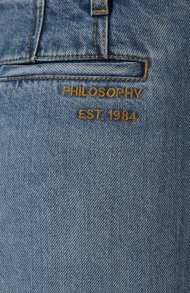 Женские джинсы PHILOSOPHY DI LORENZO SERAFINI голубого цвета, арт. A0328/0730 | Фото 5 (Материал внешний: Хлопок, Деним; Длина (брюки, джинсы): Стандартные; Кросс-КТ: Деним; Силуэт Ж (брюки и джинсы): Расклешенные; Стили: Кэжуэл; Детали: Делаве)