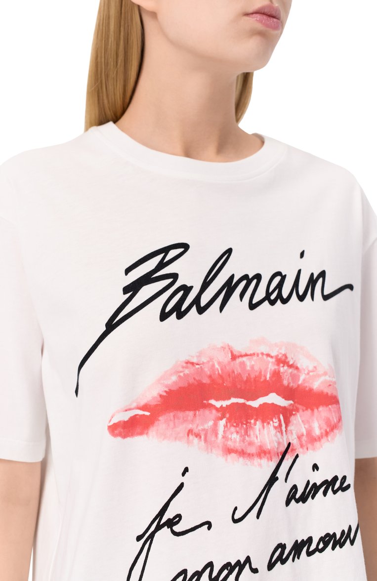 Женская хлопковая футболка BALMAIN белого цвета, арт. EF1EG110/GE45 | Фото 5 (Материал сплава: Проставлено; Рукава: Короткие; Драгоценные камни: Проставлено; Длина (для топов): Стандартные; Стили: Кэжуэл; Принт: С принтом; Материал внешний: Хлопок)