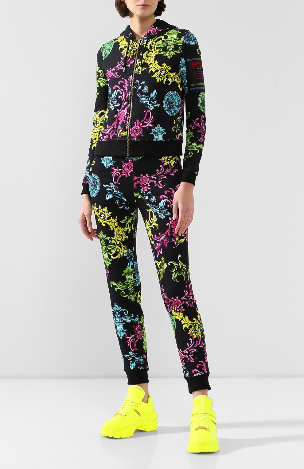 Хлопковая толстовка VERSACE JEANS COUTURE разноцветного цвета по цене 32200 руб., арт. B6HUB784-UDM306/SL300, фото 2 Хлопковая толстовка VERSACE JEANS COUTURE, арт. B6HUB784-UDM306/SL300, фото 2