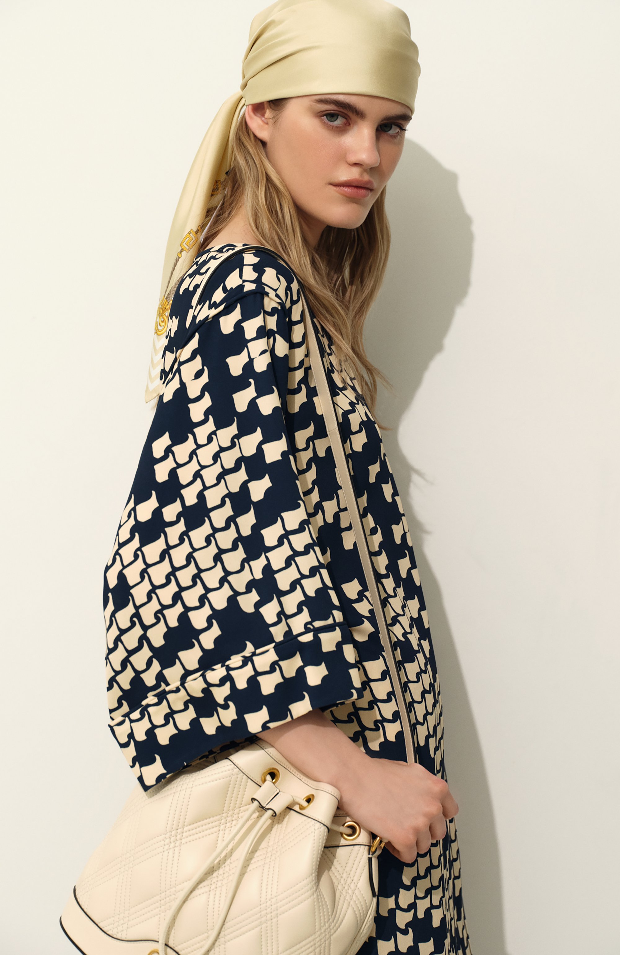 Шелковый платок VERSACE, арт. 1001600/1A10225, фото 5