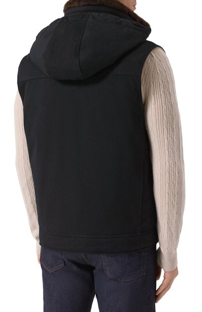 Пуховый жилет BRUNELLO CUCINELLI черного цвета по цене 615000 руб., арт. MM4701656, фото 4 Пуховый жилет BRUNELLO CUCINELLI, арт. MM4701656, фото 4