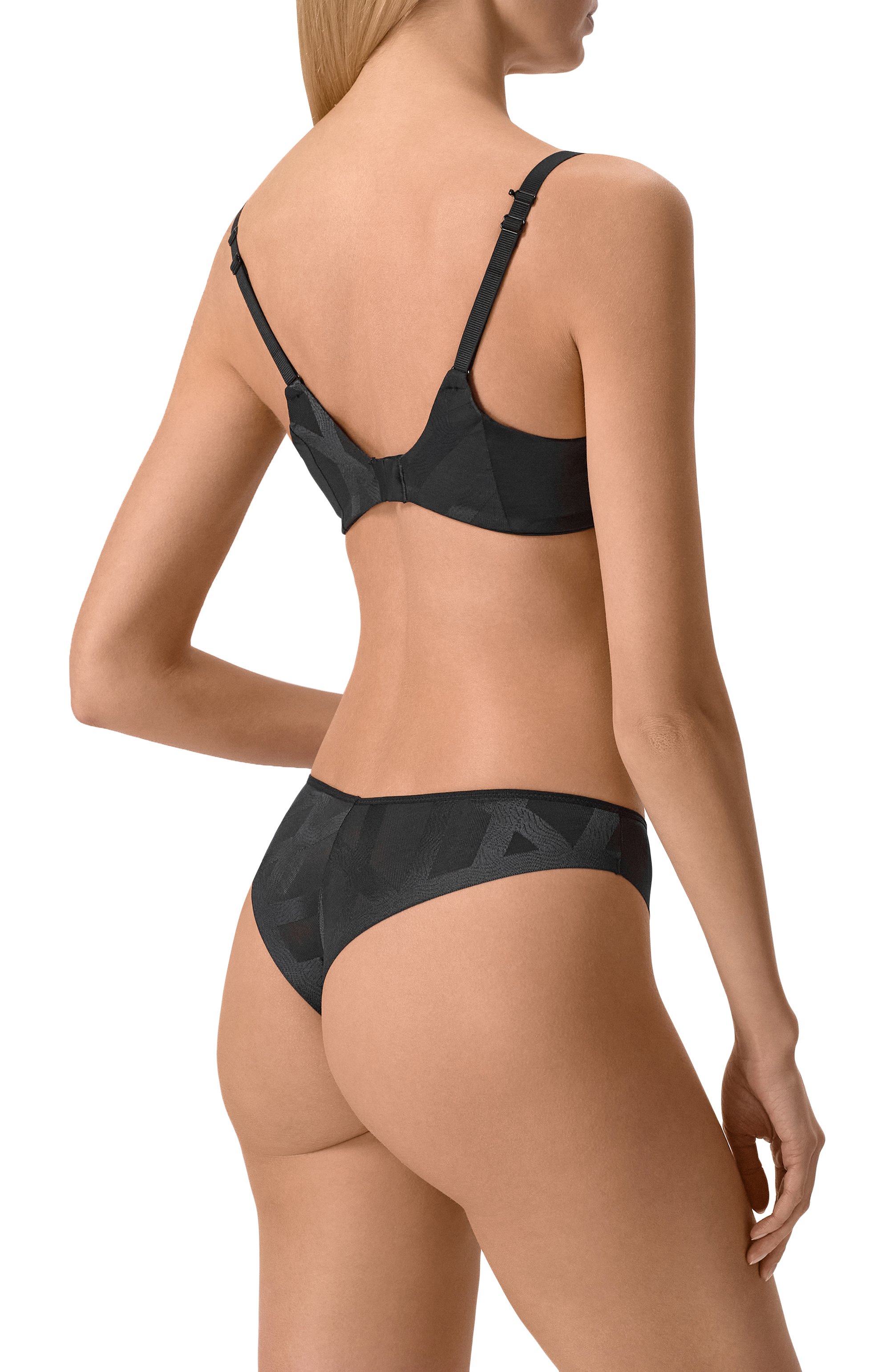 Трусы-танга CHANTELLE черного цвета по цене 5060 руб., арт. C15XG0, фото 3 Трусы-танга CHANTELLE, арт. C15XG0, фото 3