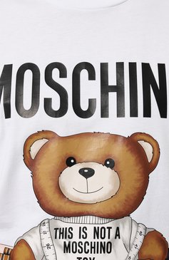 Мужская хлопковая футболка MOSCHINO белого цвета, арт. V0712/5241 | Фото 5 (Рукава: Короткие; Длина (для топов): Стандартные; Принт: С принтом; Материал сплава: Проставлено; Материал внешний: Хлопок; Драгоценные камни: Проставлено; Стили: Кэжуэл)