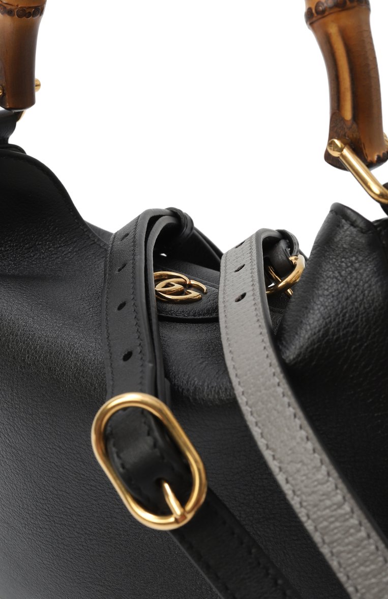 Женская сумка diana small GUCCI черного цвета, арт. 746251/UAAAY | Фото 3 (Ремень/цепочка: На ремешке; Автоматизация состава: Проставлено; Материал: Натуральная кожа; Автоматизация ТО: Проставлено; Размер: small)