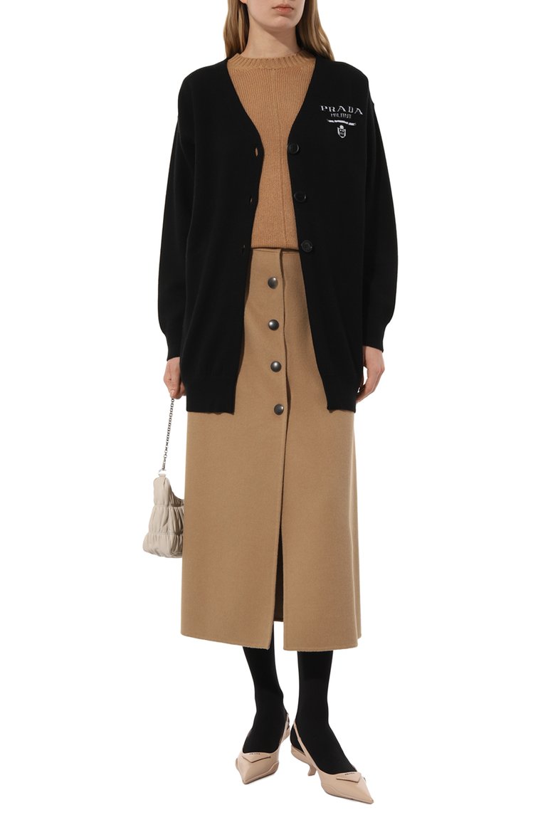Женский шерстяной кардиган PRADA черного цвета, арт. P25I86-10F4-F0002-212 | Фото 2 (Длина (для топов): Удлиненные; Материал внешний: Шерсть, Кашемир; Рукава: Длинные; Женское Кросс-КТ: кардиган-трикотаж; Стили: Кэжуэл; Застежка: Пуговицы)