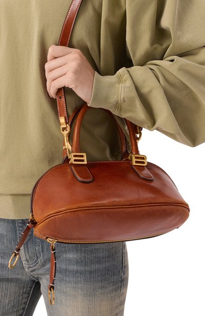 Сумка bolero mini BALENCIAGA коричневого цвета по цене 416000 руб., арт. 868585/2ACPB, фото 2 Сумка bolero mini BALENCIAGA, арт. 868585/2ACPB, фото 2