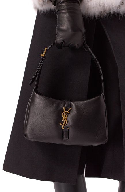 Женская сумка le 5 à 7 SAINT LAURENT черного цвета, арт. 763419/AACX7 | Фото 2 (Материал: Натуральная кожа; Драгоценные камни: Проставлено; Размер: small; Материал сплава: Проставлено)