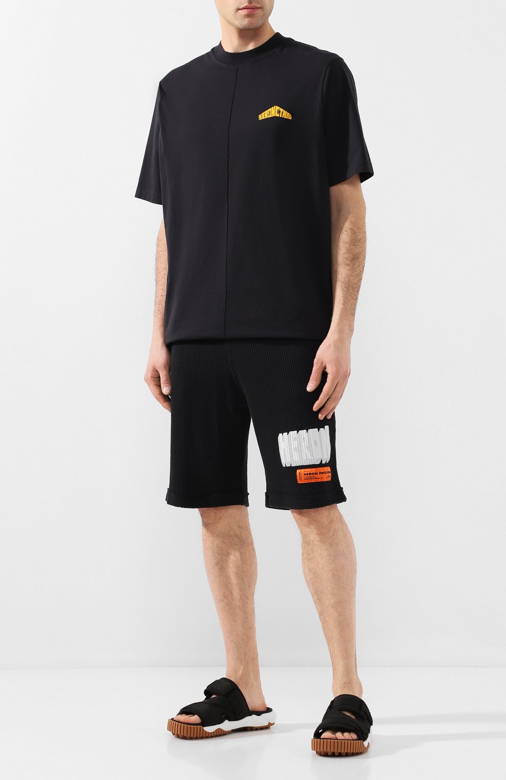 Хлопковые шорты HERON PRESTON черного цвета по цене 21950 руб., арт. HMCI004S208970131001, фото 2 Хлопковые шорты HERON PRESTON, арт. HMCI004S208970131001, фото 2