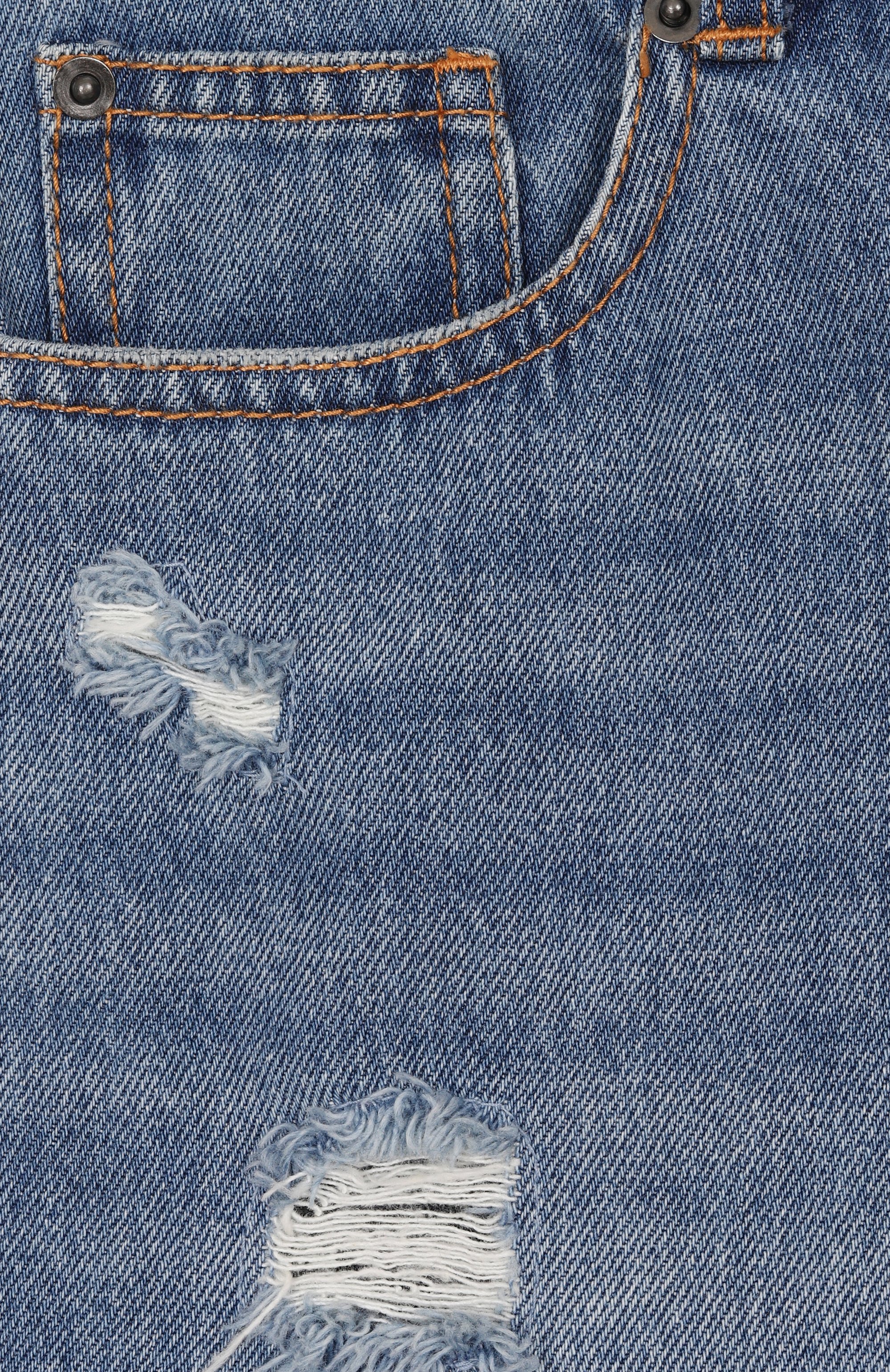 Джинсовые шорты MOSCHINO синего цвета по цене 16450 руб., арт. HDQ010/L0E35/10-14, фото 3 Джинсовые шорты MOSCHINO, арт. HDQ010/L0E35/10-14, фото 3