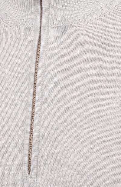Кашемировый джемпер BRUNELLO CUCINELLI светло-серого цвета по цене 175000 руб., арт. M2200124, фото 5 Кашемировый джемпер BRUNELLO CUCINELLI, арт. M2200124, фото 5