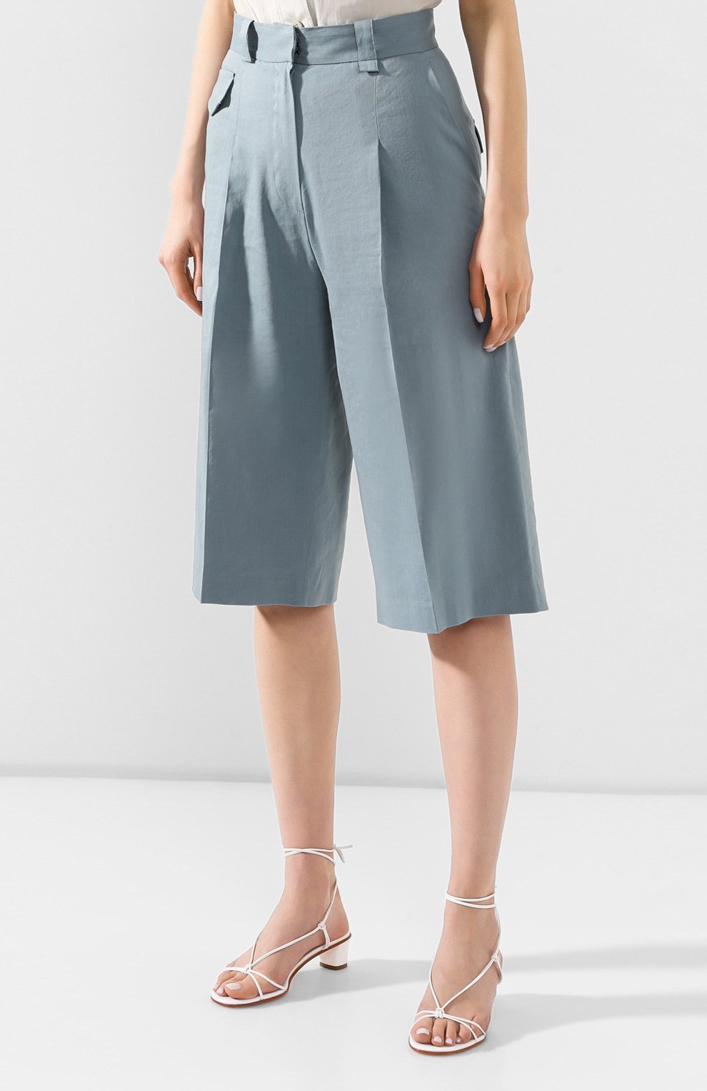 Шорты LOW CLASSIC голубого цвета по цене 24350 руб., арт. L0W20SS_PT05BG, фото 3 Шорты LOW CLASSIC, арт. L0W20SS_PT05BG, фото 3