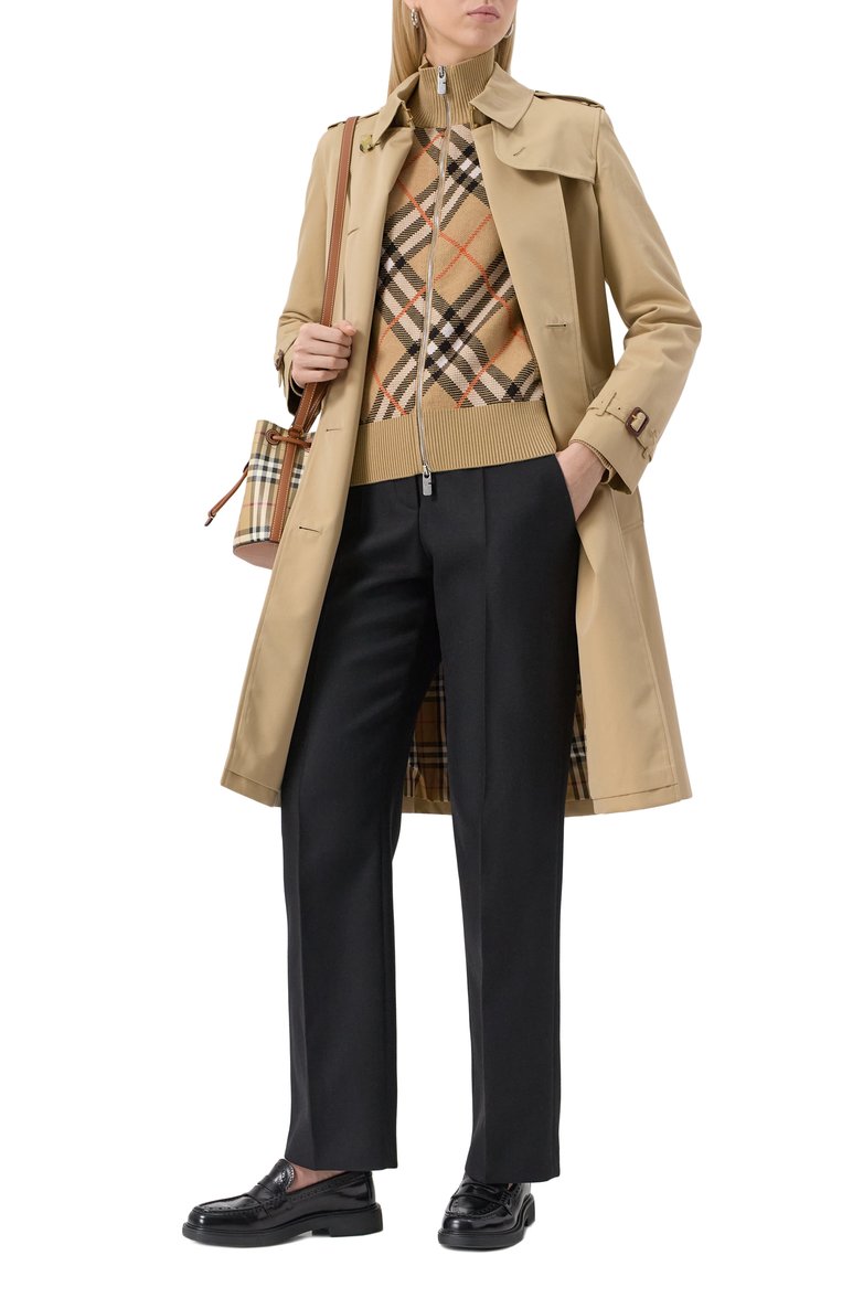 Женский шерстяной кардиган BURBERRY бежевого цвета, арт. 8094975 | Фото 2 (Драгоценные камни: Проставлено; Длина (для топов): Стандартные; Материал сплава: Проставлено; Материал внешний: Шерсть; Рукава: Длинные; Женское Кросс-КТ: кардиган-трикотаж, Кардиган-одежда; Стили: Кэжуэл)