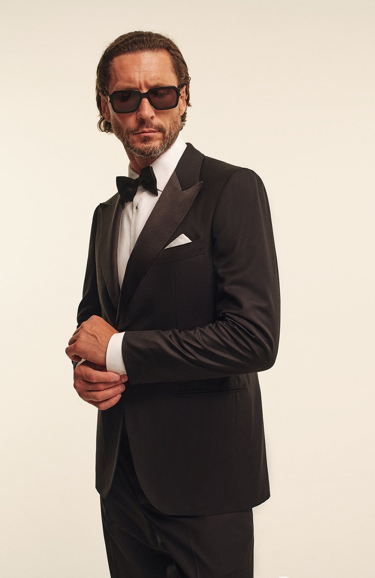 Мужской шелковый галстук-бабочка GIORGIO ARMANI черного цвета, арт. 360031/8P998 | Фото 4 (Материал: Текстиль, Шелк; Нос: Не проставлено; Материал сплава: Проставлено; Автоматизация Diginetica: Не назначено)