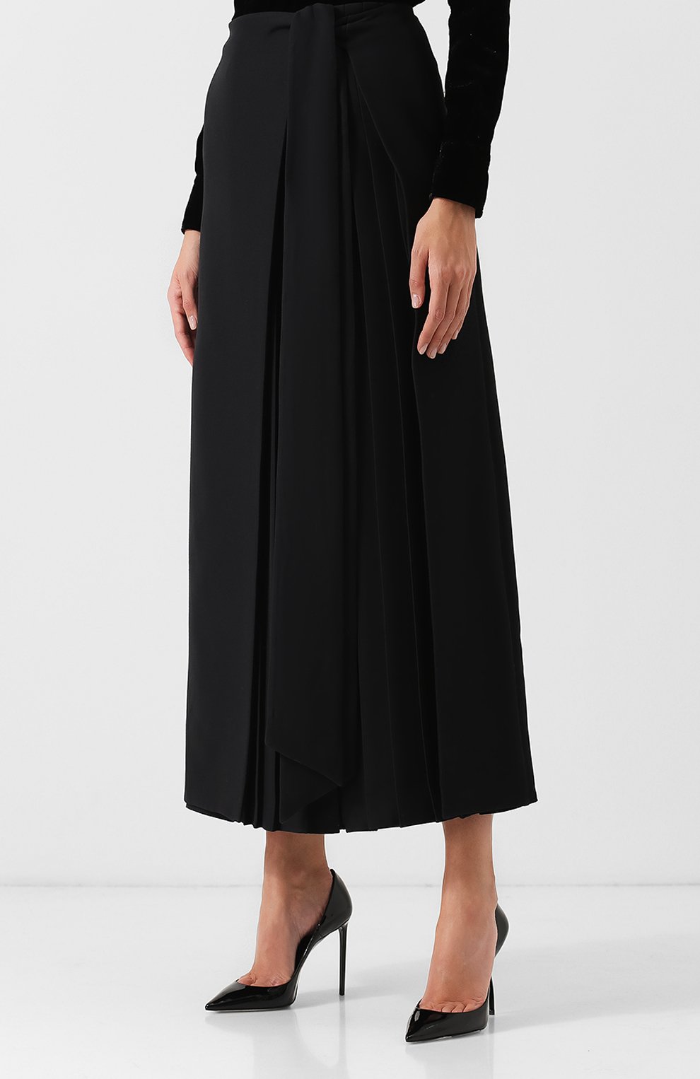 Юбка из смеси шелка и шерсти VALENTINO черного цвета по цене 299500 руб., арт. QB0RA4904AV, фото 3 Юбка из смеси шелка и шерсти VALENTINO, арт. QB0RA4904AV, фото 3