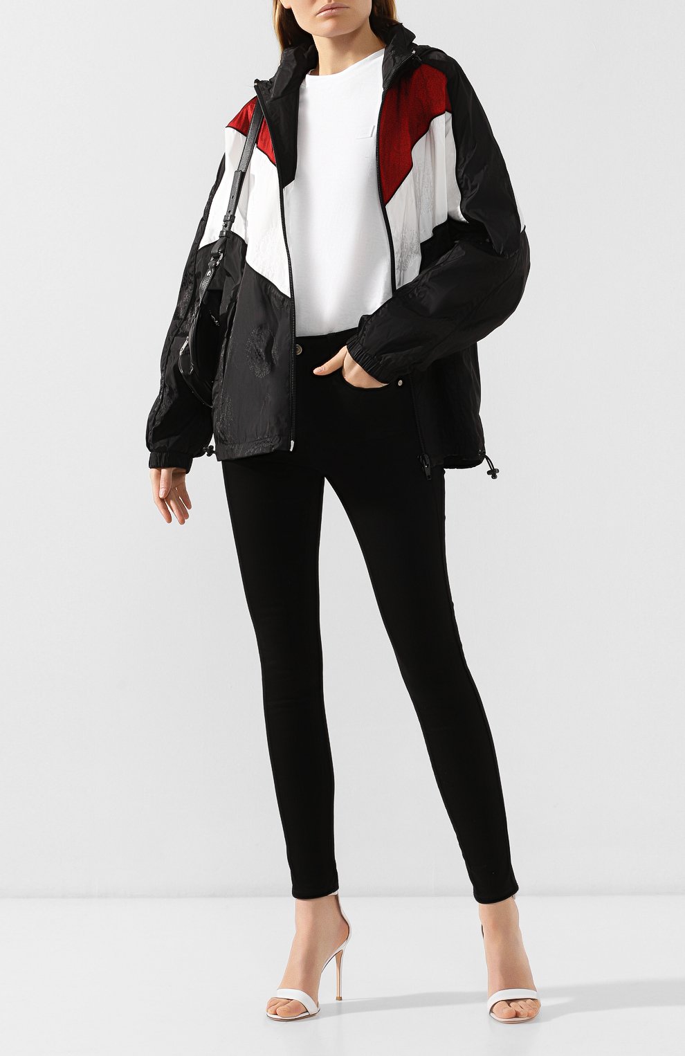 Куртка с капюшоном ALEXANDER WANG черно-белого цвета по цене 73100 руб., арт. 1W493052F5, фото 2 Куртка с капюшоном ALEXANDER WANG, арт. 1W493052F5, фото 2