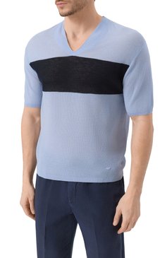 Мужской пуловер EMPORIO ARMANI голубого цвета, арт. EM000675/AF14197 | Фото 3 (Длина (для топов): Стандартные; Рукава: Короткие; Материал внешний: Шерсть, Хлопок; Материал сплава: Проставлено; Драгоценные камни: Проставлено; Стили: Кэжуэл; Вырез: V-образный; Мужское Кросс-КТ: Пуловеры; Принт: Без принта)